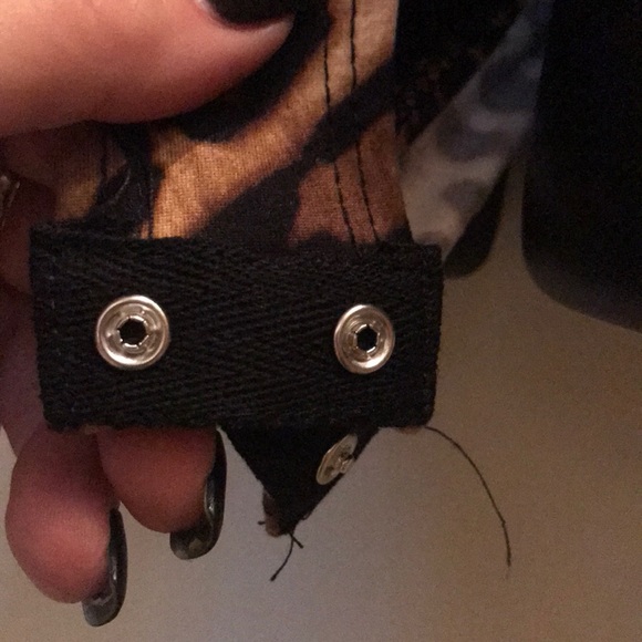 Animal print bodysuit with thong back - Picture 6 of 8